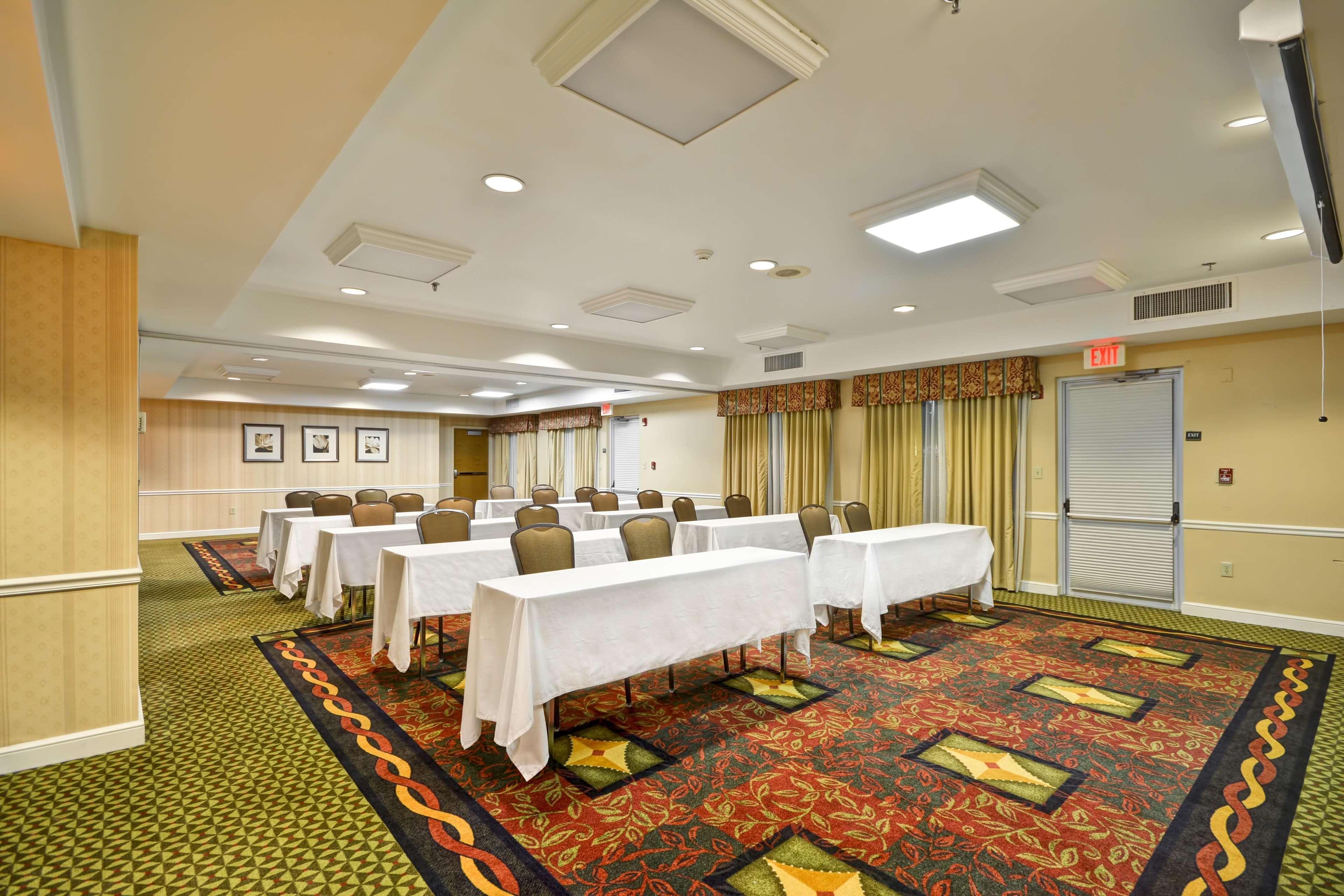 Hilton Garden Inn Austin Round Rock Exterior photo