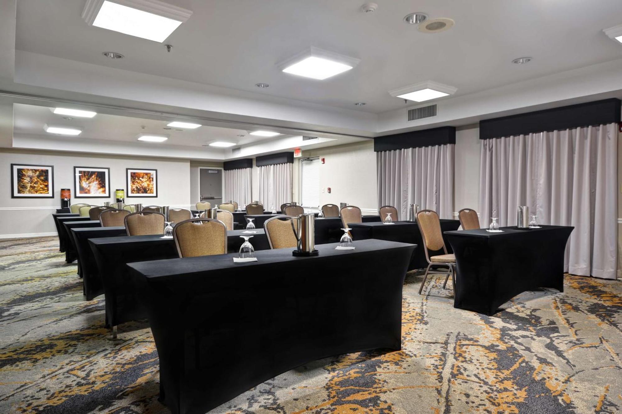 Hilton Garden Inn Austin Round Rock Exterior photo