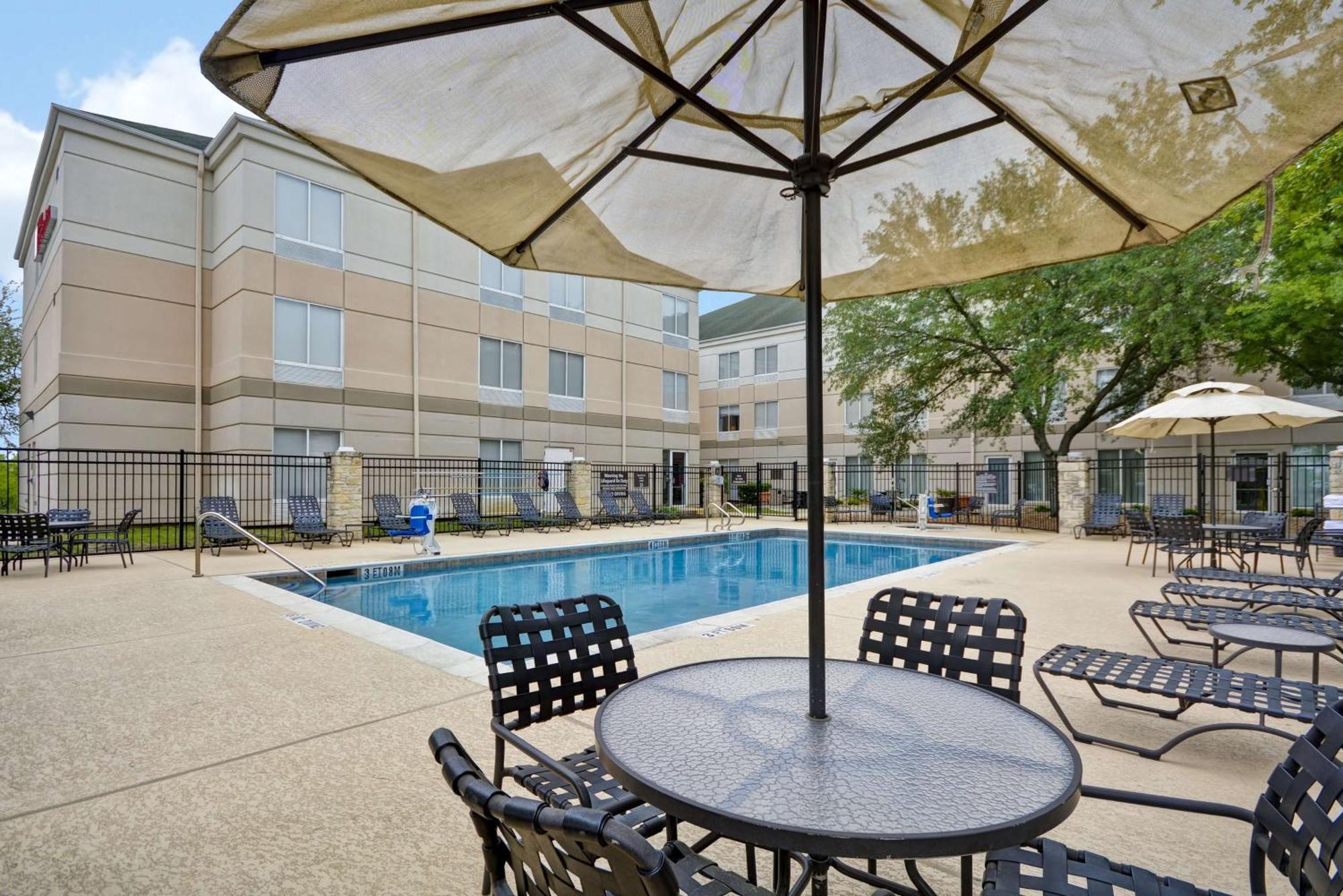 Hilton Garden Inn Austin Round Rock Exterior photo